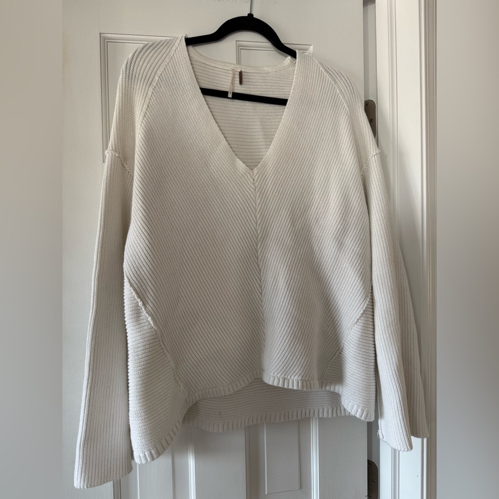 Free People Oversized Cream V Neck Knit Sweater Slouchy Boho Cozy Women’s Small